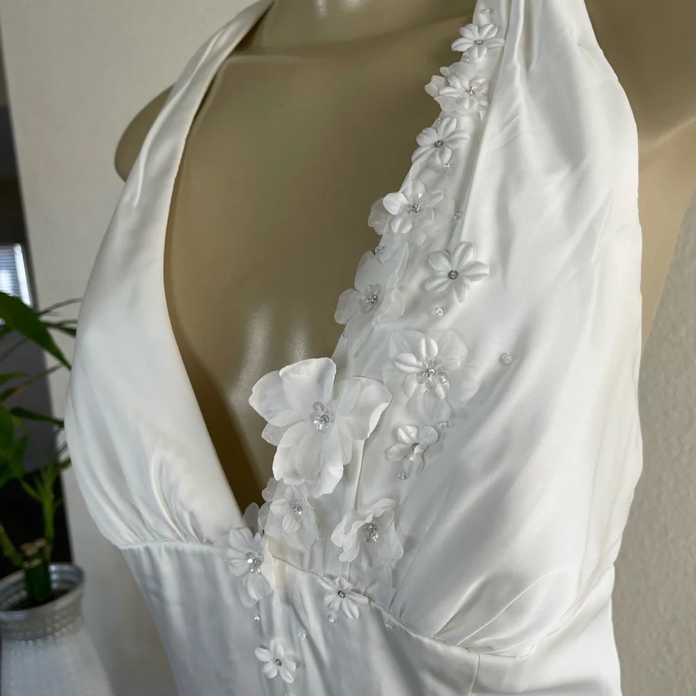 Wedding dress - Picture 7 of 13